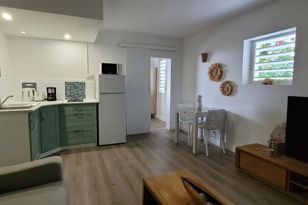 A Perle De Vue - Appartement De Charme Piscine & Spa Avec Vues Mer & Foret Deshaies 0*,