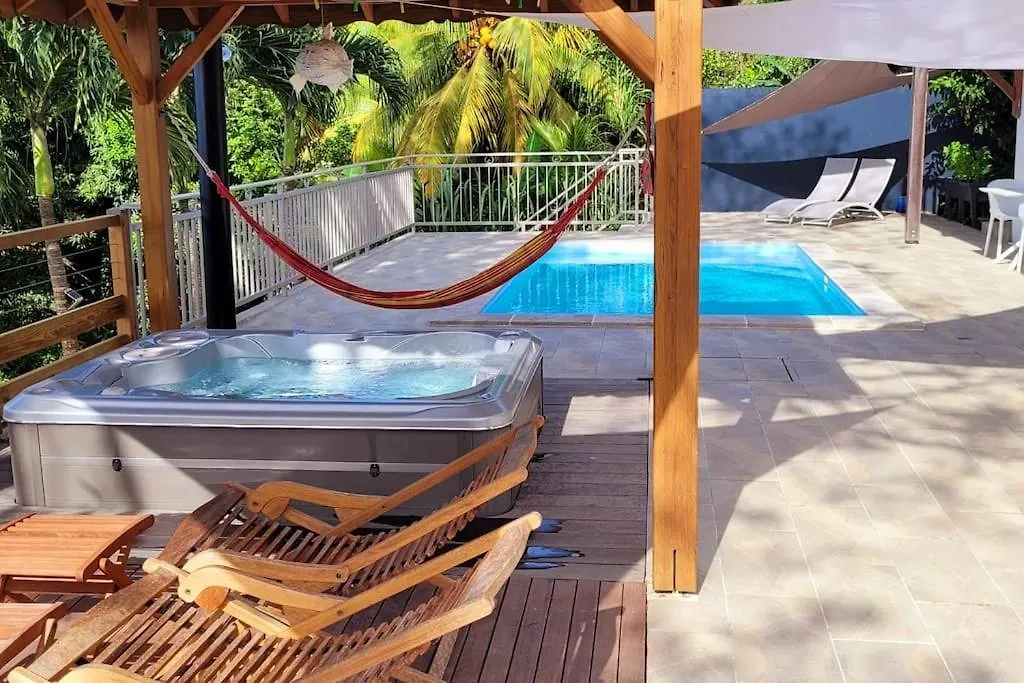 Apartment A Perle De Vue - Appartement De Charme Piscine & Spa Avec Vues Mer & Foret Deshaies